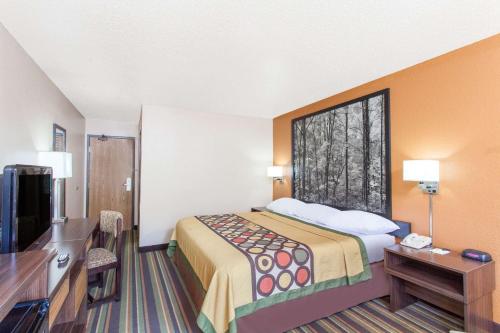 Super 8 by Wyndham Norton VA - image 6