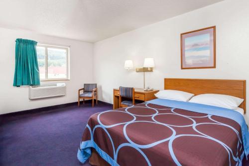 Super 8 by Wyndham Sidney NY - image 7