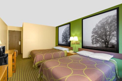 2 double beds