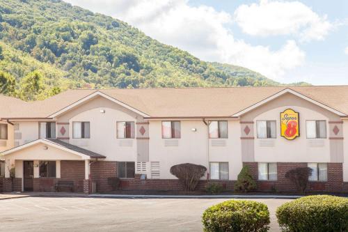 . Super 8 by Wyndham Norton VA