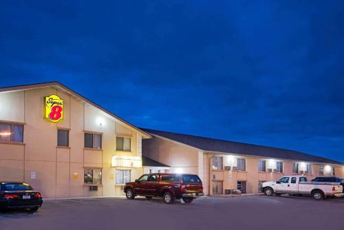 Super 8 By Wyndham Marshall Mn