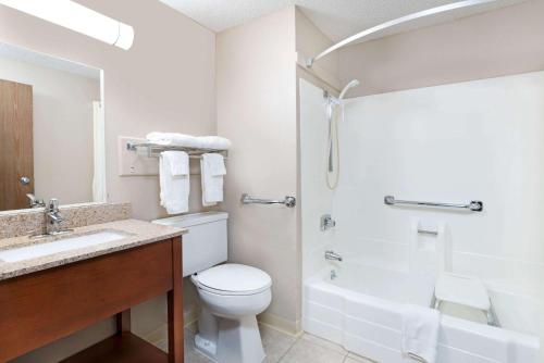 Queen Room - Disability Access/Non-Smoking