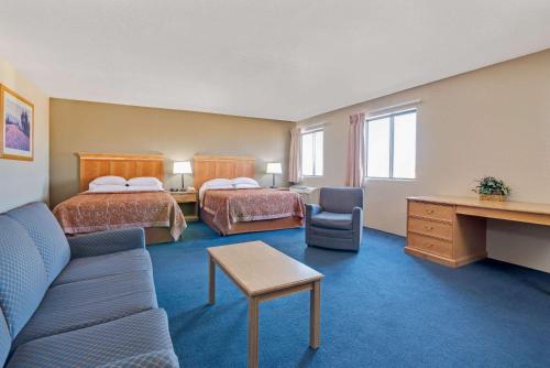 Super 8 by Wyndham Spokane/West - image 6