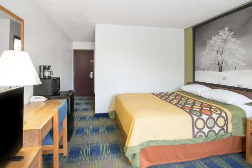 Super 8 by Wyndham Columbus - main image