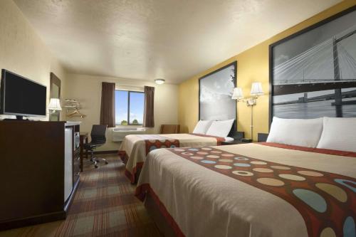 Super 8 by Wyndham Kennewick - image 7