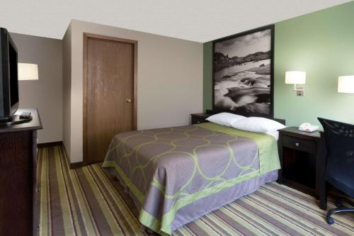 Super 8 by Wyndham Green River - image 3