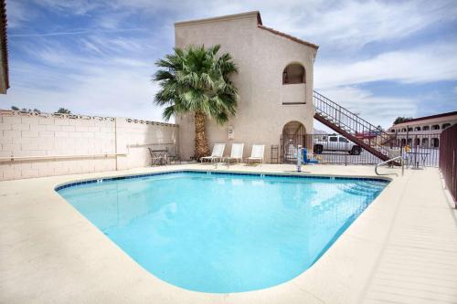 Super 8 By Wyndham Las Vegas Nellis Afb Area In Nv