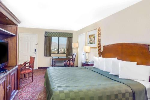 Days Inn by Wyndham Kingman East - image 2