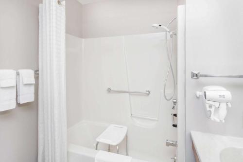 Super 8 by Wyndham Watseka in Watseka, USA