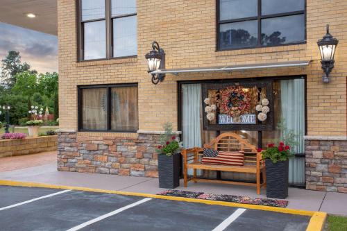 Days Inn by Wyndham Lake City in Lake City, USA