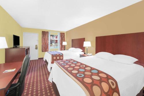 Queen Room with Two Queen Beds - Non-Smoking