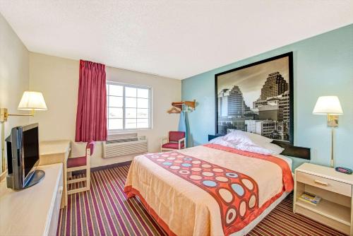 Super 8 by Wyndham San Antonio/Fiesta in San Antonio, USA