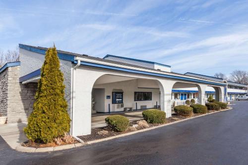 Days Inn by Wyndham Kent - Akron - Hotel - Kent