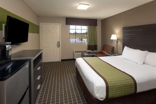 Days Inn & Suites by Wyndham Athens