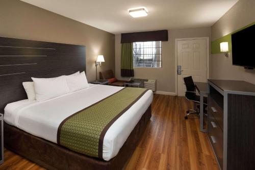 Days Inn & Suites by Wyndham Athens