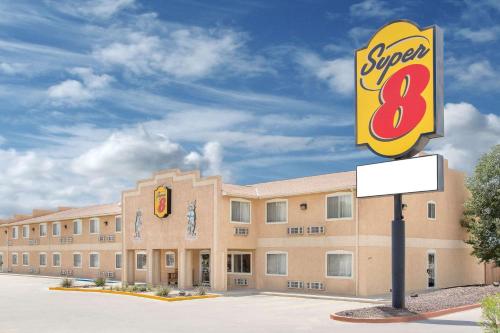 Super 8 by Wyndham Bloomfield - Hotel