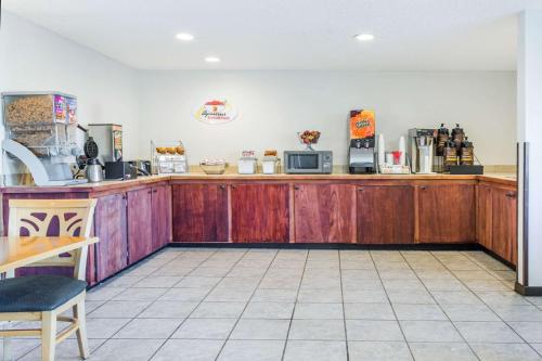 Super 8 by Wyndham Joppa