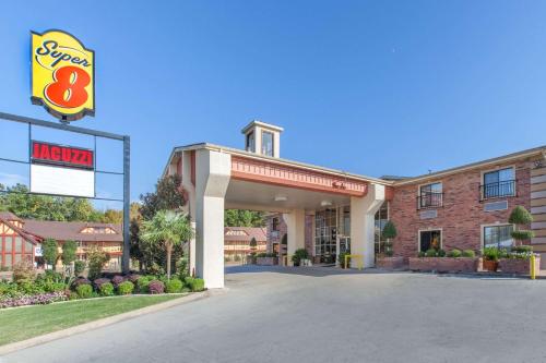 Super 8 by Wyndham Tyler TX