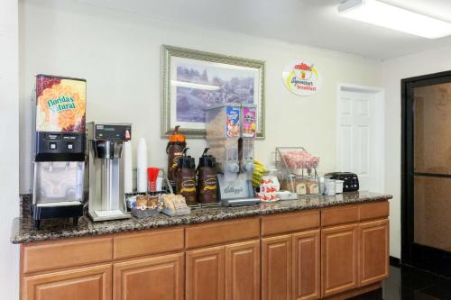 Hotel Hidden Valley - image 3