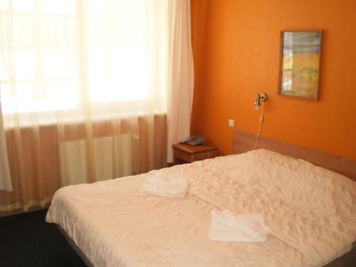 Sleeps 4