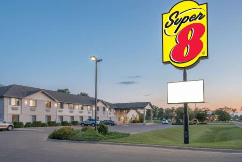 Super 8 by Wyndham Morris