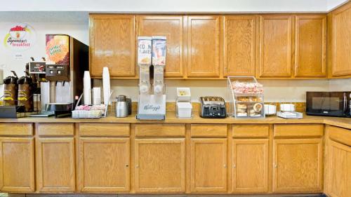 Ресторан, Super 8 By Wyndham Plano/Dallas Area in Плано