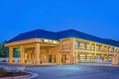 Super 8 by Wyndham Norcross/I-85 Atlanta in Norcross, USA