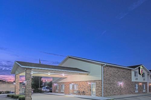 Super 8 by Wyndham Potosi - Hotel