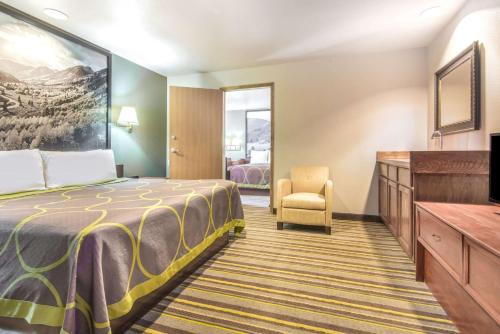 Two-Bedroom Suite with One King Bed and Two Queen Beds - Non-Smoking