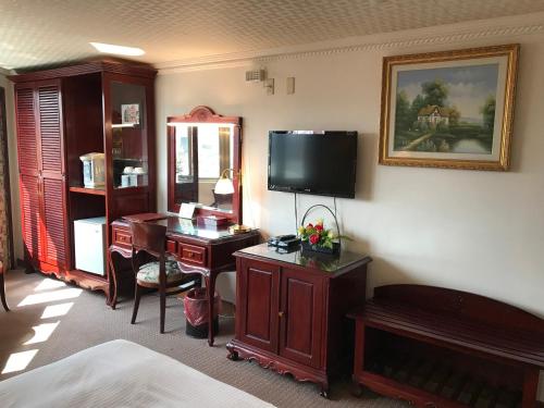 Double Room with Private Bathroom image 4