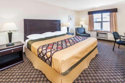 Super 8 by Wyndham Calgary/Airport - image 4