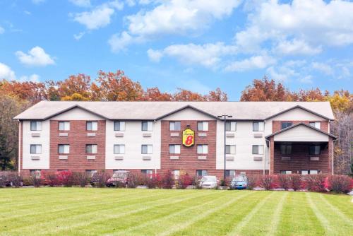 Super 8 by Wyndham Richfield Cleveland - Hotel - Richfield