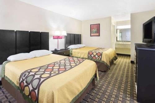 Super 8 by Wyndham Decatur/Lithonia/Atl Area - image 12