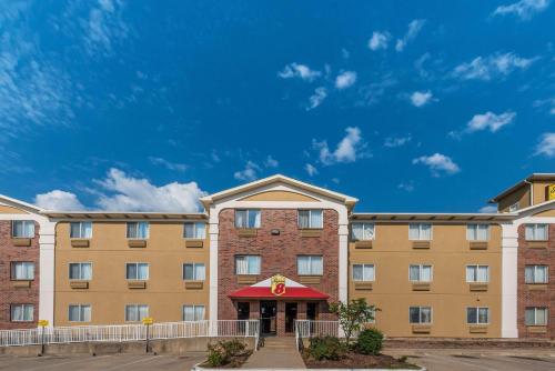 Super 8 by Wyndham Denton in Denton, USA