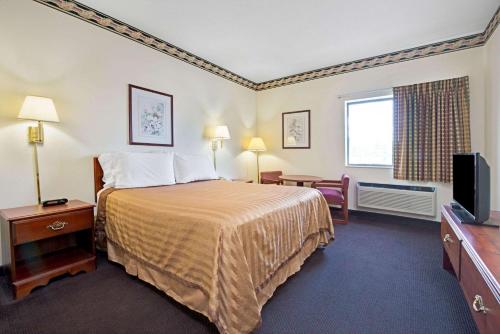 Travelodge by Wyndham St. Louis - image 5