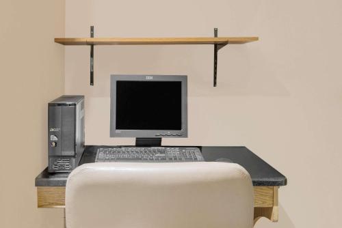 Super 8 by Wyndham Ashland Super 8 by Wyndham Ashland