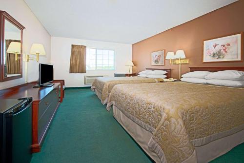 Super 8 by Wyndham Richmond - image 7