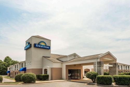 Photo - Days Inn by Wyndham Yadkinville