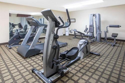 Fitness center, Baymont by Wyndham Hays in Hays (KS)