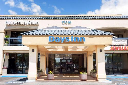 Days Inn & Suites by Wyndham Artesia