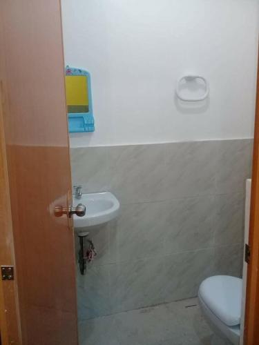 3Kid's Homestay Yellow photo