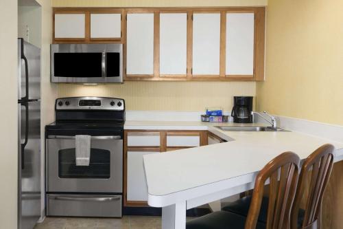 Hawthorn Suites By Wyndham Philadelphia Airport - image 7