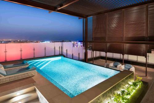 Manzara, Grand Millennium Muscat in Muscat City