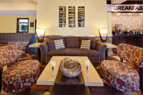 Super 8 by Wyndham Akron S/Green/Uniontown OH - image 9