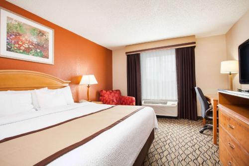 Baymont by Wyndham Madison Heights Detroit Area - image 35