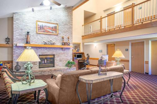 Lobby, Baymont by Wyndham Lakeville in Lakeville (MN)