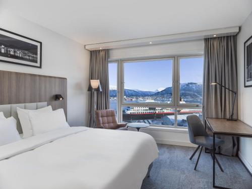 Premium Room with Sea and Mountain View