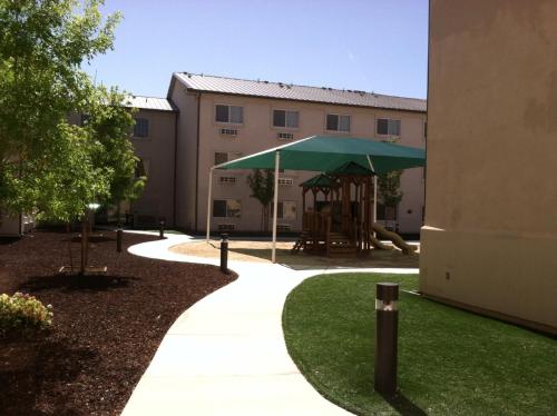 Landmark Inn Fort Irwin - image 2