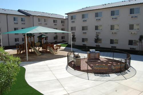 Landmark Inn Fort Irwin - image 3