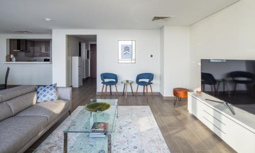 Frank Porter - Al Bateen Residence - image 7